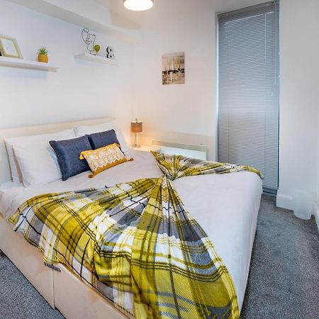 Modern & Spacious 2-Bed Flat With Secure Parking Reading Ngoại thất bức ảnh