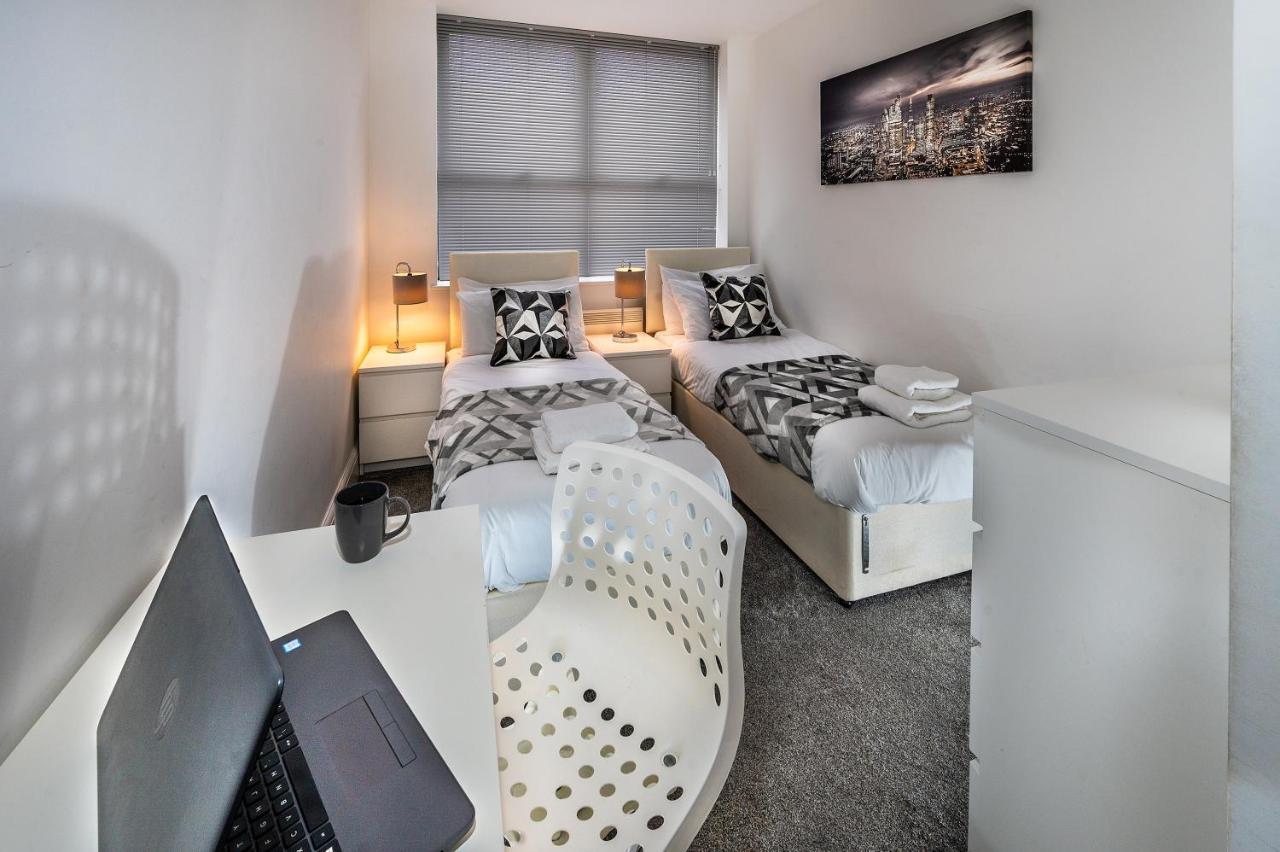 Modern & Spacious 2-Bed Flat With Secure Parking Reading Ngoại thất bức ảnh