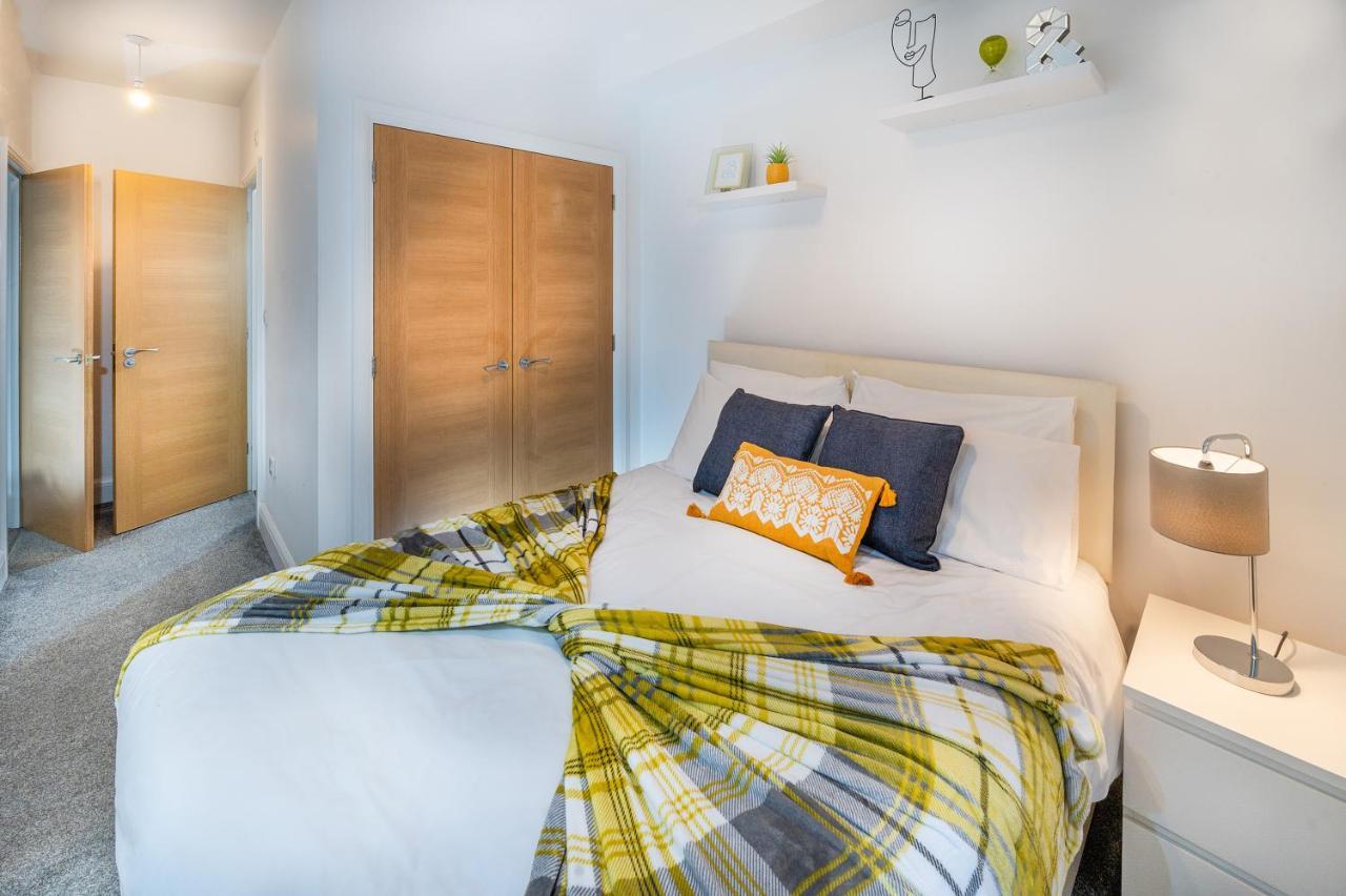 Modern & Spacious 2-Bed Flat With Secure Parking Reading Ngoại thất bức ảnh